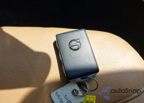 2018 Volvo Xc90 T6 Momentum z USA, uszkodzony, nr VIN YV4A22PK7J1383025